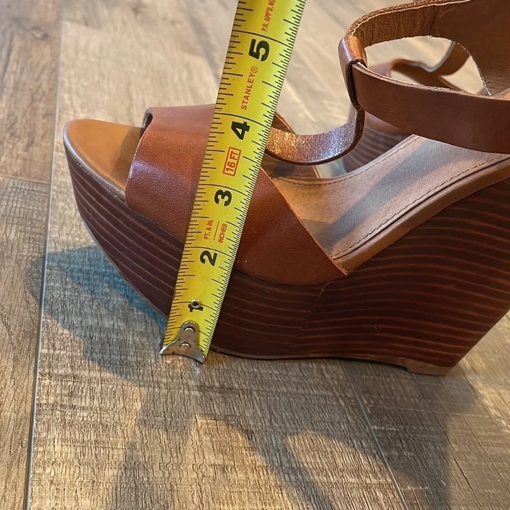 Steve Madden brown leather T strap open toe wood platform sandals size 10